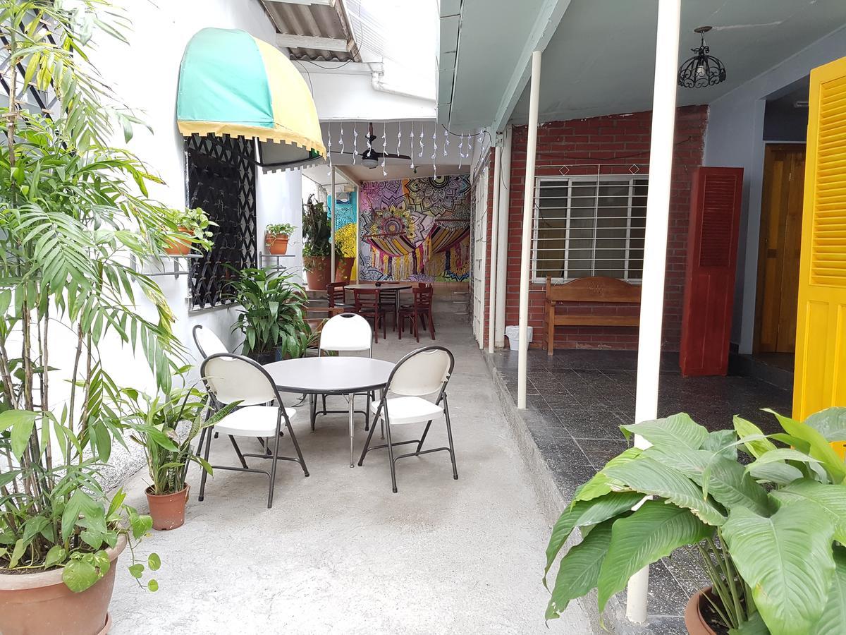 Hostal Aqui Me Quedo 圣佩德罗苏拉 外观 照片